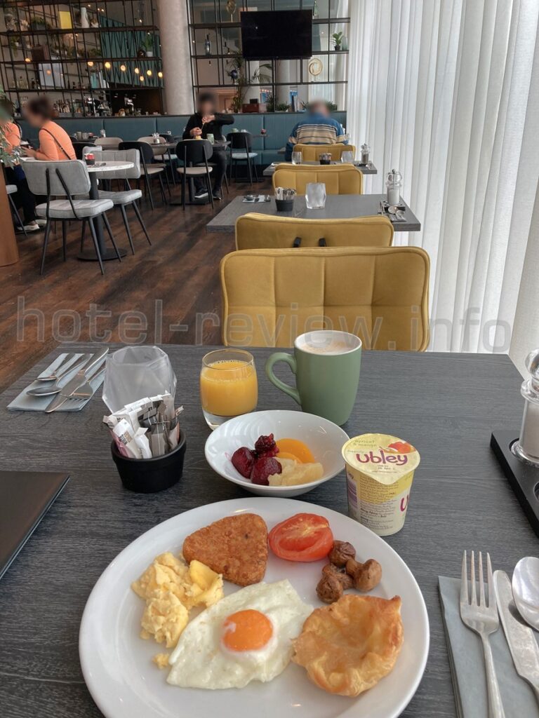 コートヤードガトウィック空港の朝食