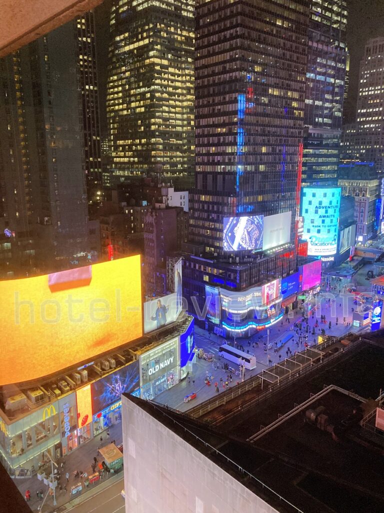 ニューヨークマリオットマーキスホテルの客室からの眺め