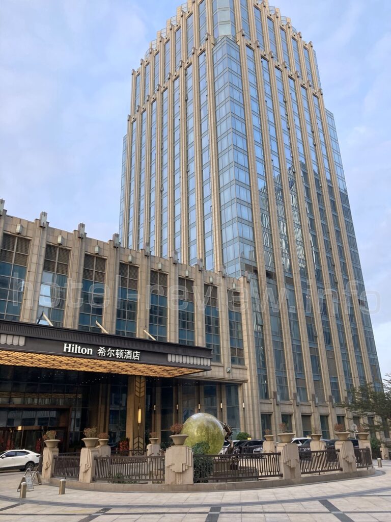 ヒルトン泉州の外観