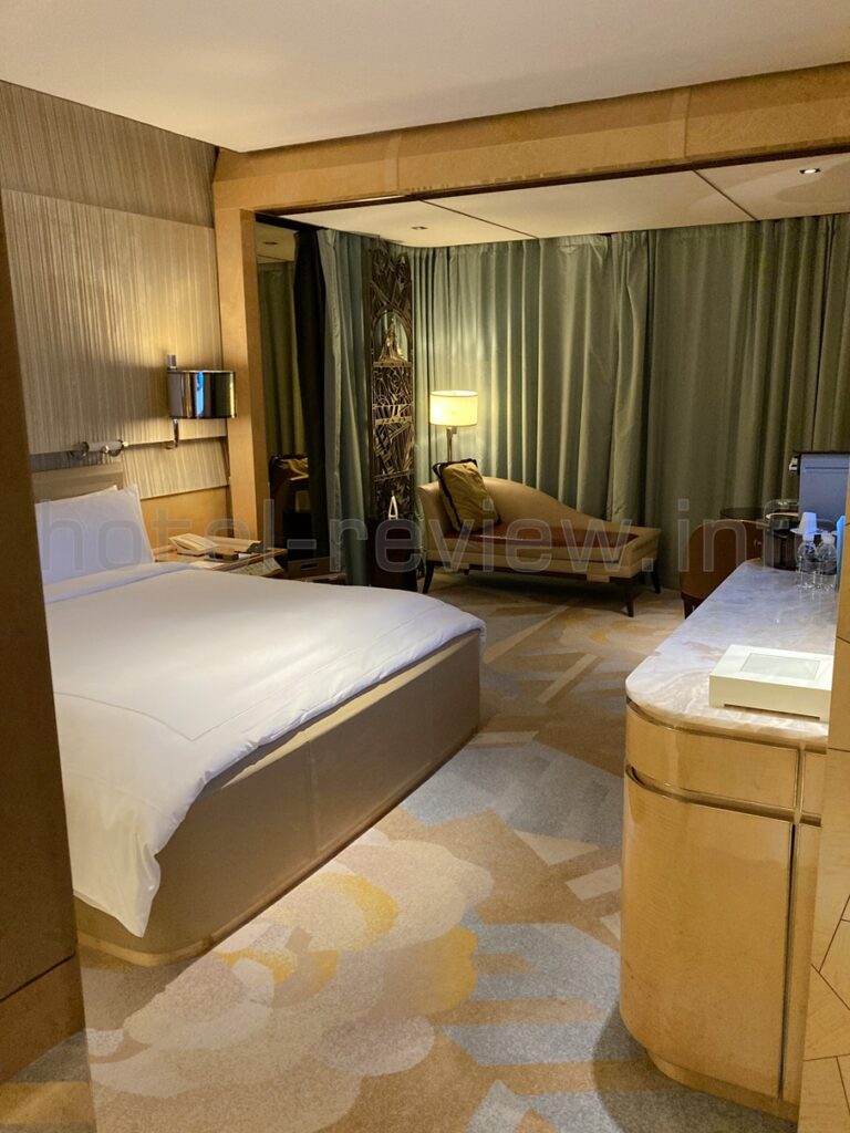 リッツカールトン上海浦東ホテルのベッドルーム