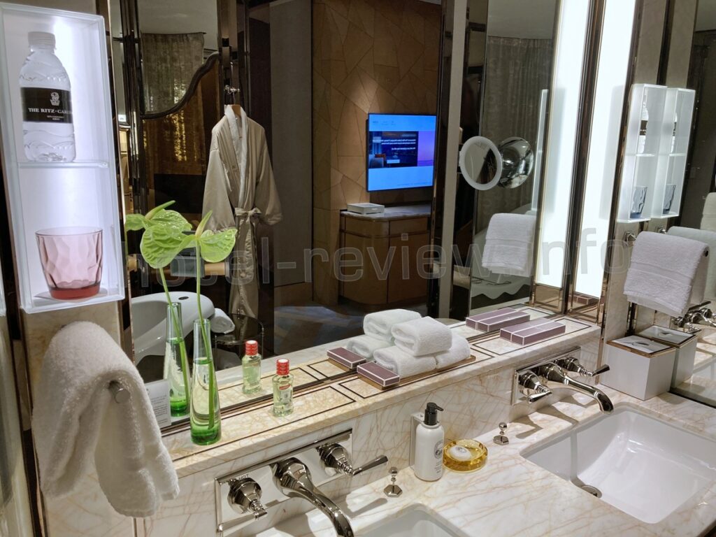 リッツカールトン上海浦東ホテルのバスルーム