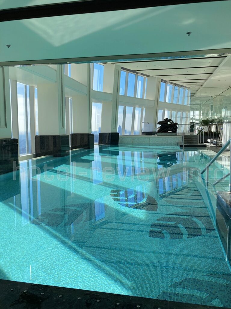 リッツカールトン上海浦東のプール