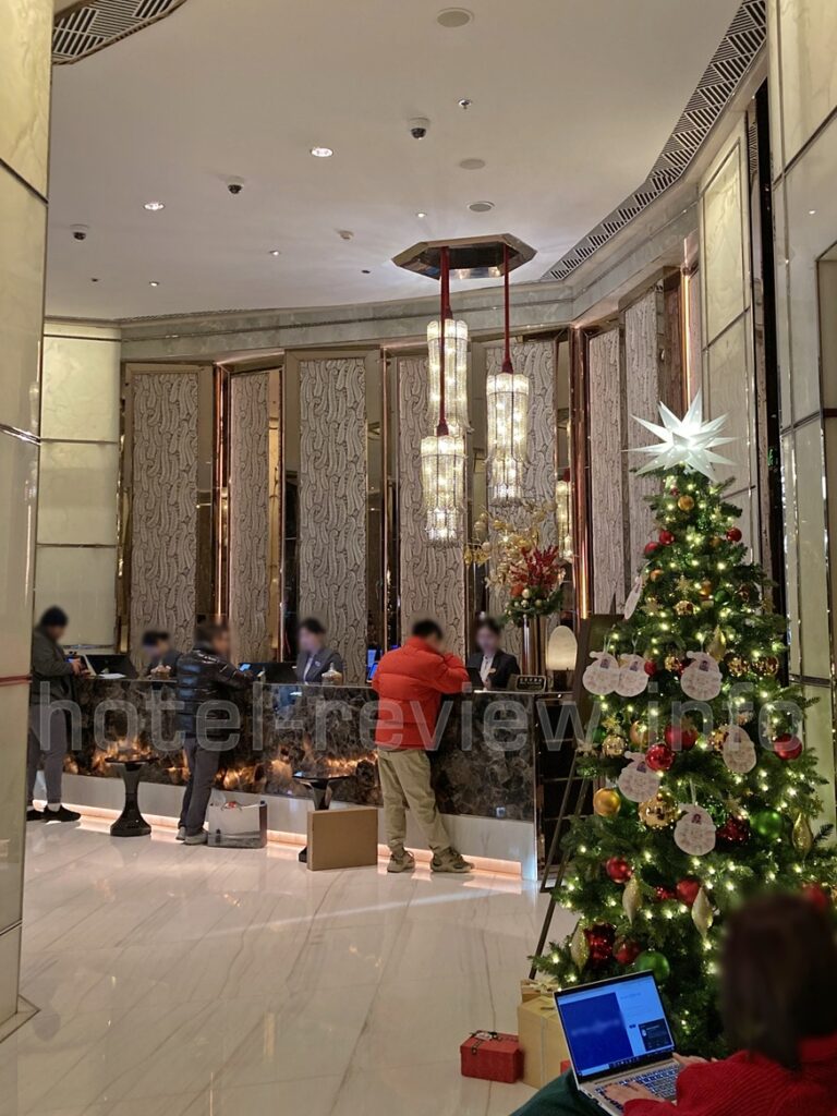 リッツカールトン上海浦東ホテルのレセプションエリア