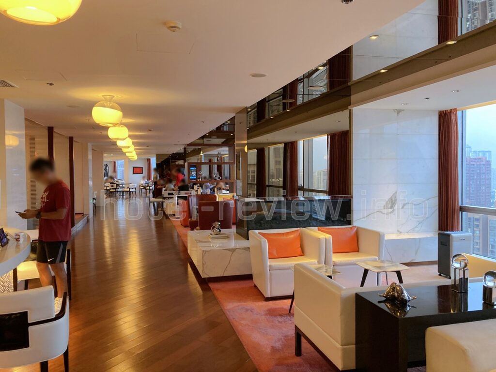 ルネッサンス北京キャピタルホテルのラウンジ内部