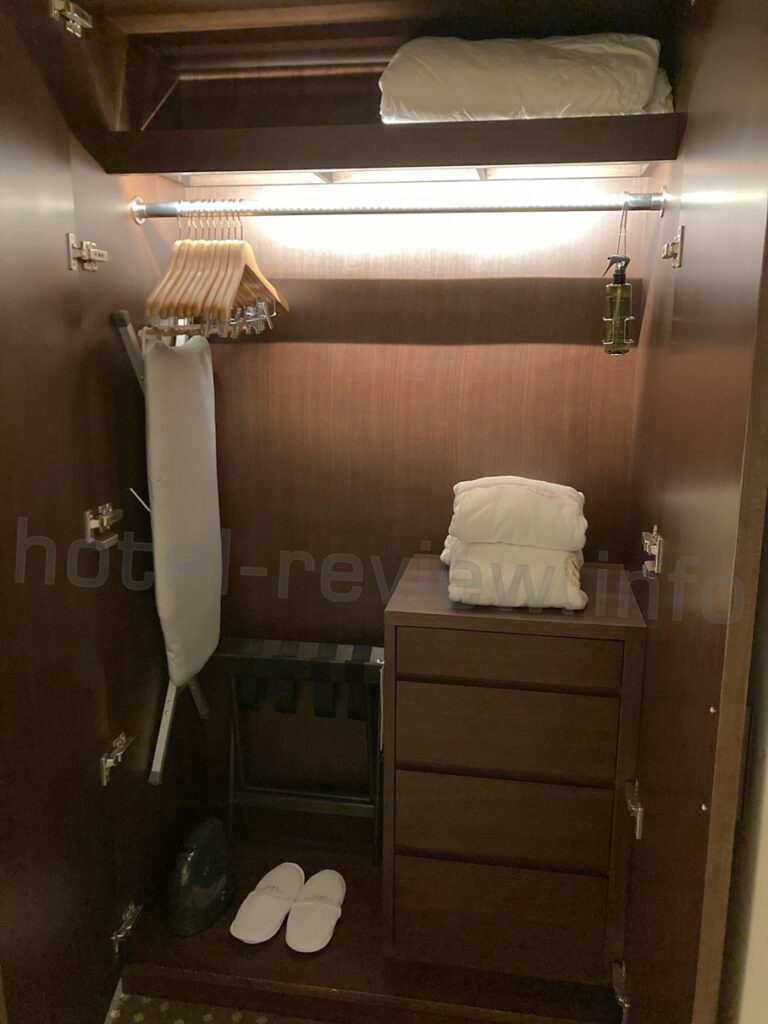 横浜ベイシェラトンの客室クローゼット