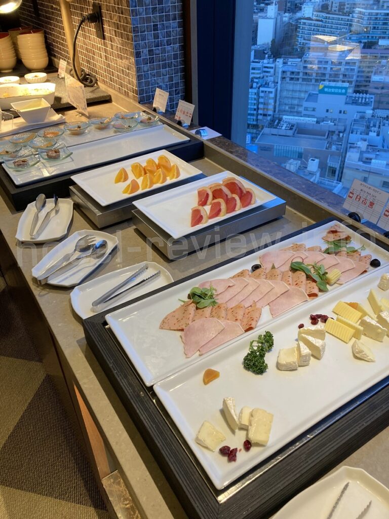 横浜ベイシェラトンのクラブラウンジ食事