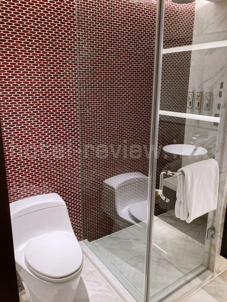 ルネッサンス北京キャピタルホテルのバスルーム