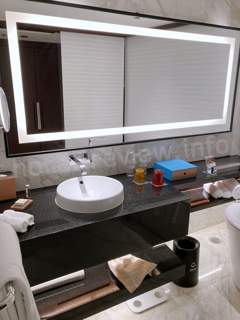 ルネッサンス北京キャピタルホテルのバスルーム