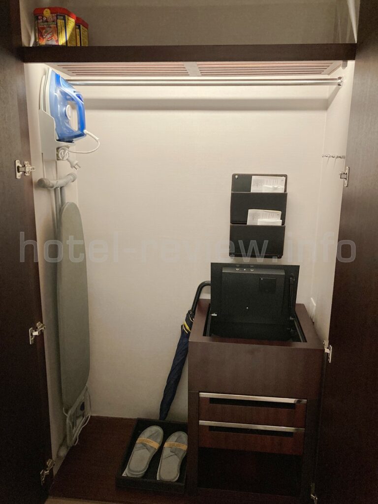 ルネッサンス北京キャピタルホテルの客室クローゼット