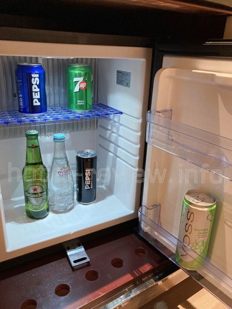 ルネッサンス北京キャピタルホテルの客室冷蔵庫