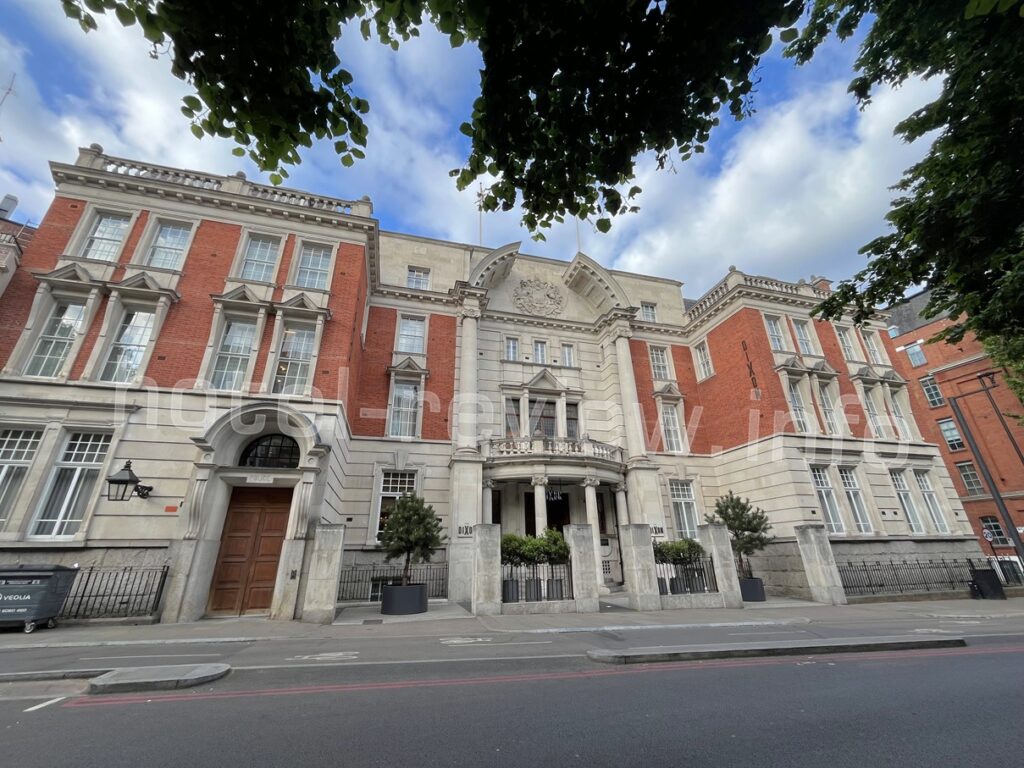 ディクソン・オートグラフコレクションの外観