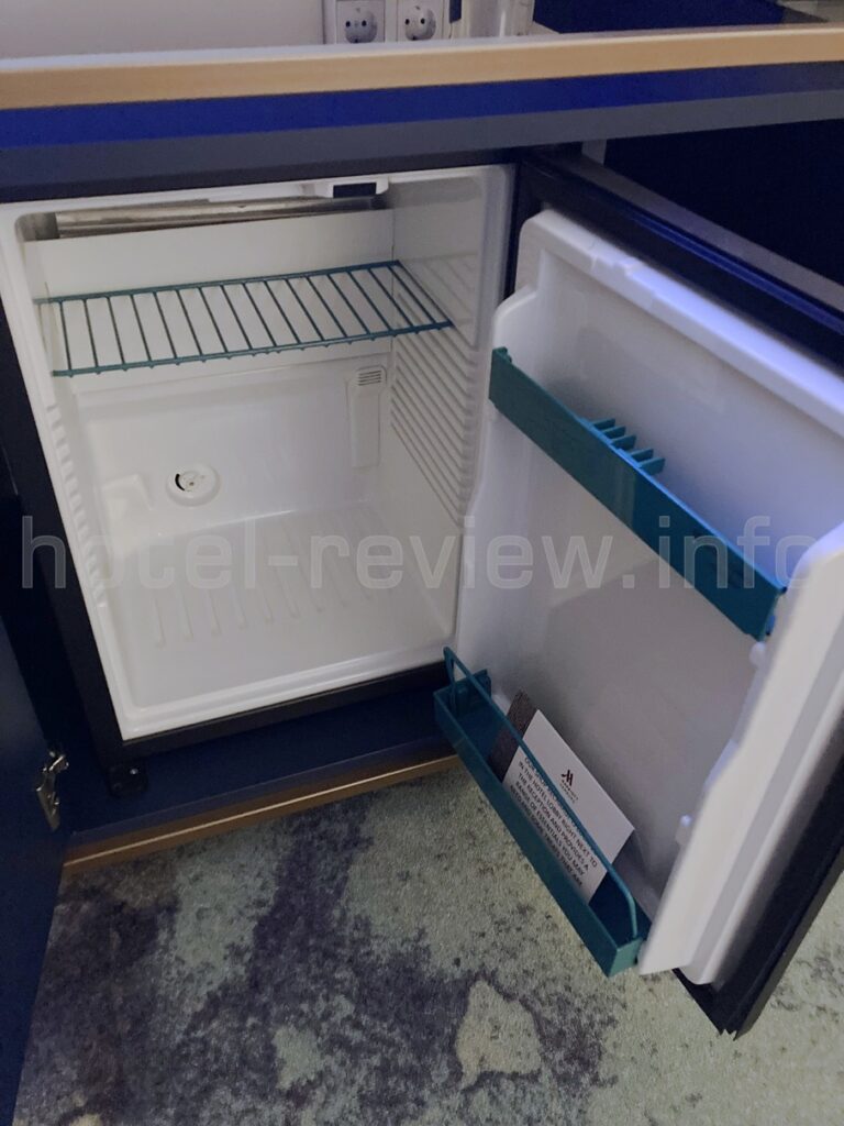 ハンブルクマリオットホテルの客室冷蔵庫