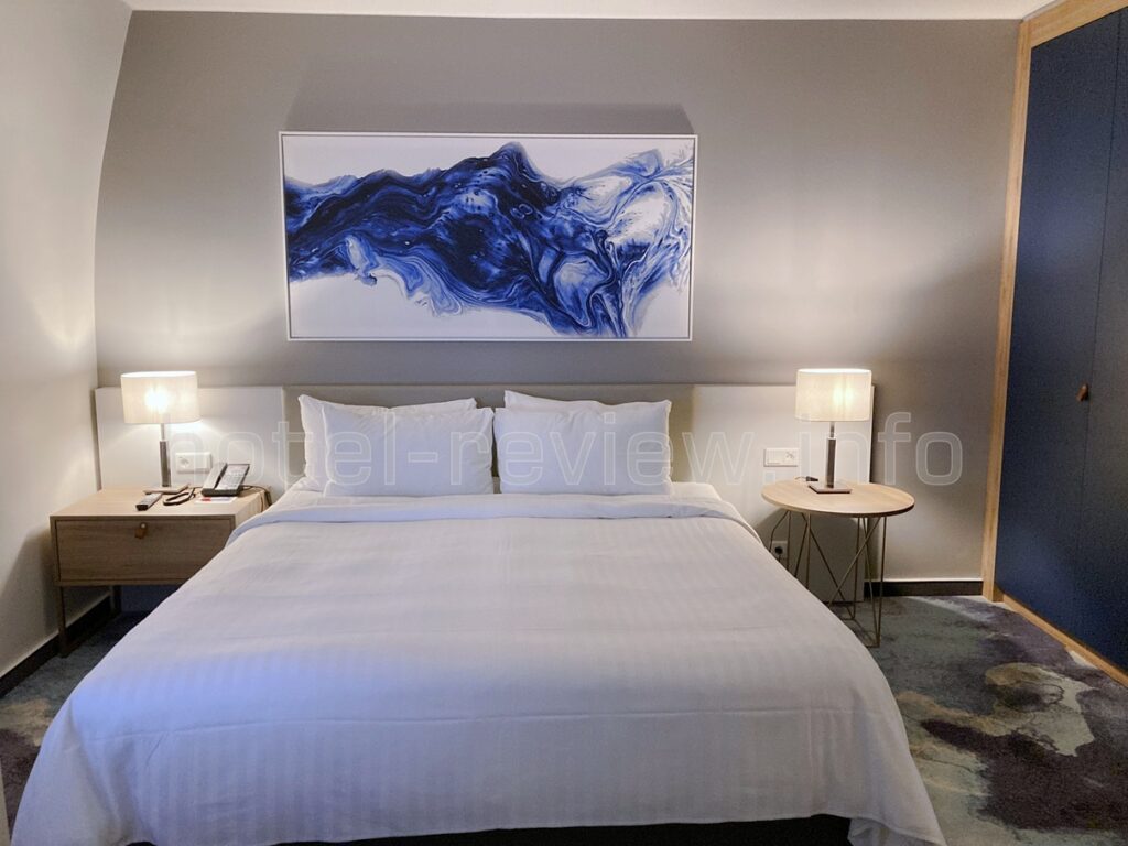 ハンブルクマリオットホテルのベッドルーム