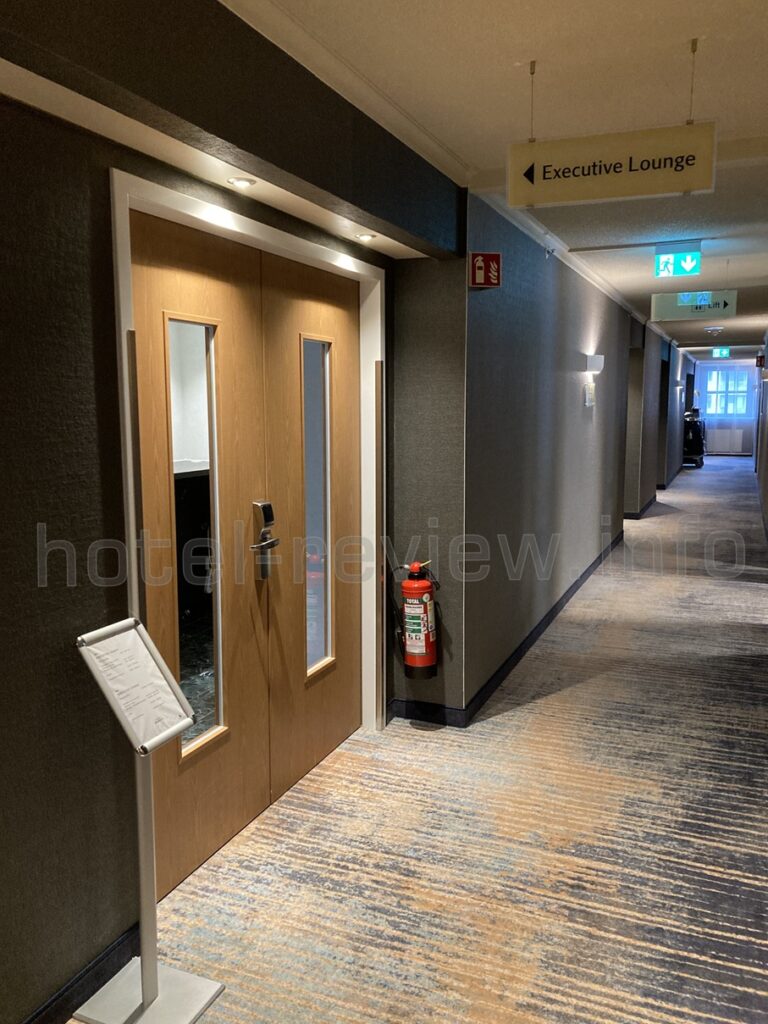 ハンブルクマリオットホテルのラウンジ入口