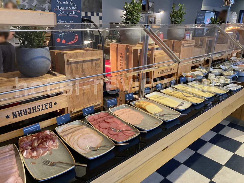 ハンブルクマリオットホテルの朝食レストラン