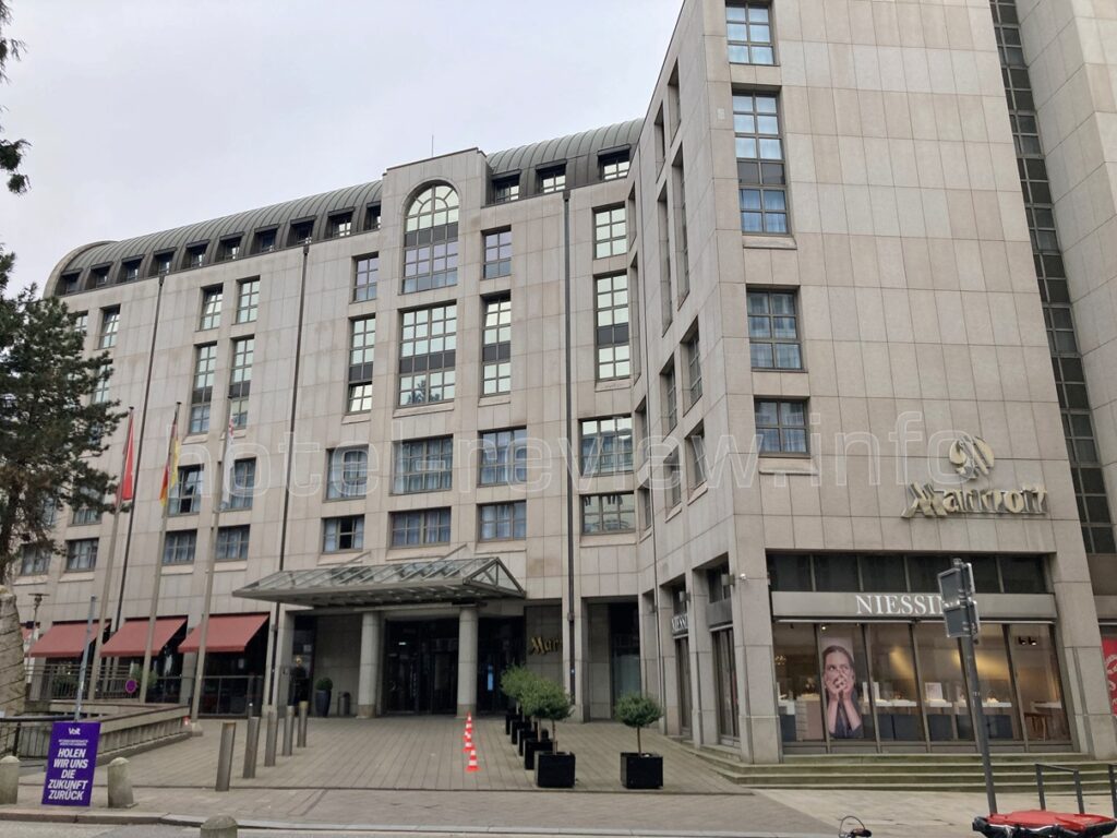 ハンブルクマリオットホテルの外観