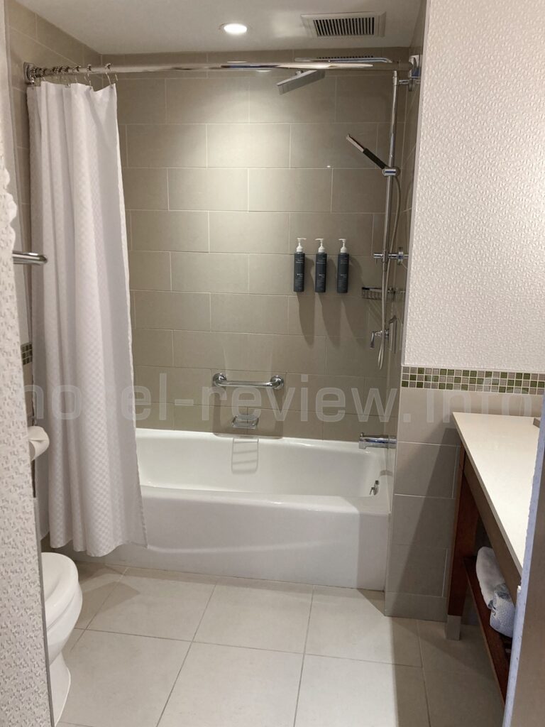 ウェスティンベイショアバンクーバーの客室バスルーム