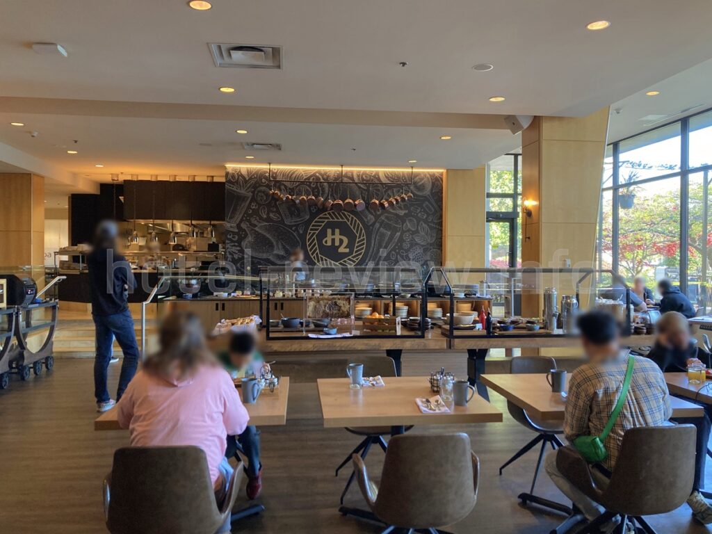 ウェスティンベイショアバンクーバーの朝食会場