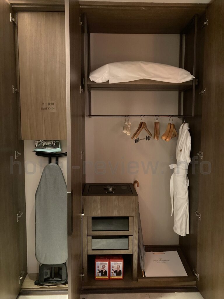 インターコンチネンタル泉州の客室クローゼット