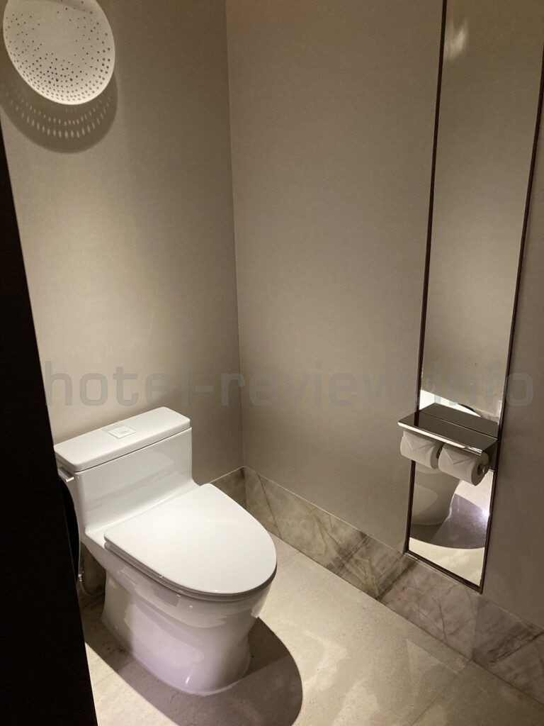 インターコンチネンタル泉州の客室トイレ