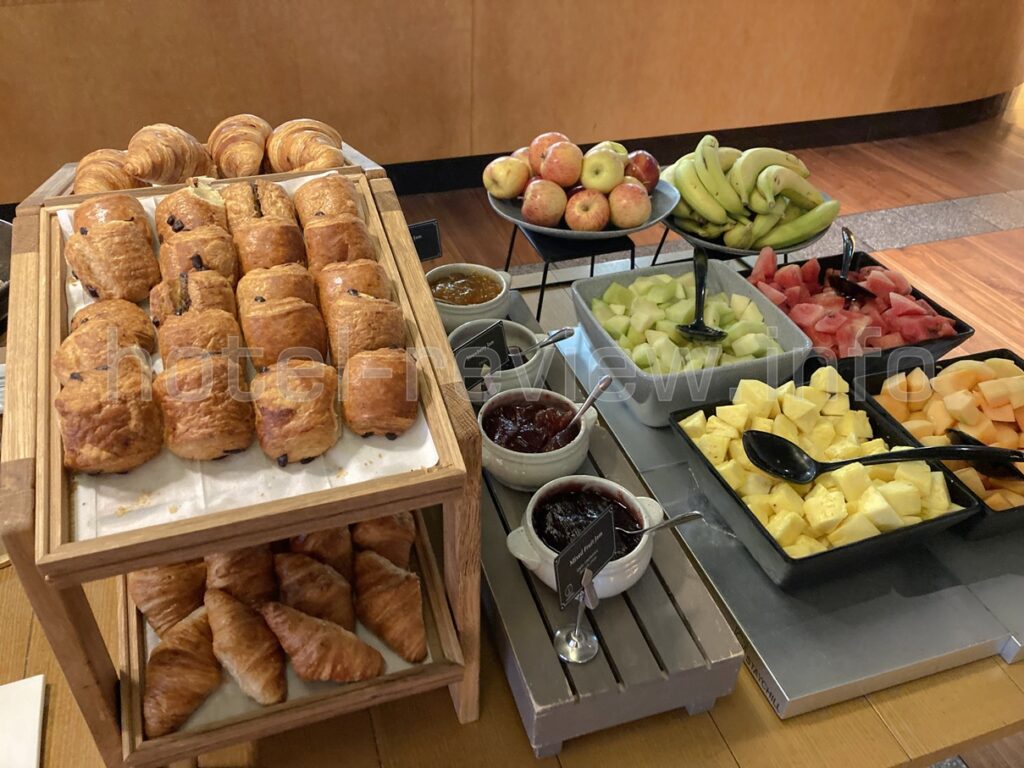 ディクソン・オートグラフコレクションの朝食