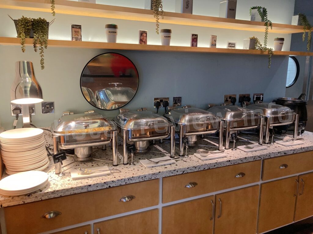 ディクソン・オートグラフコレクションの朝食