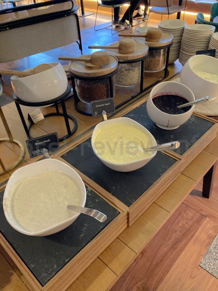 ディクソン・オートグラフコレクションの朝食