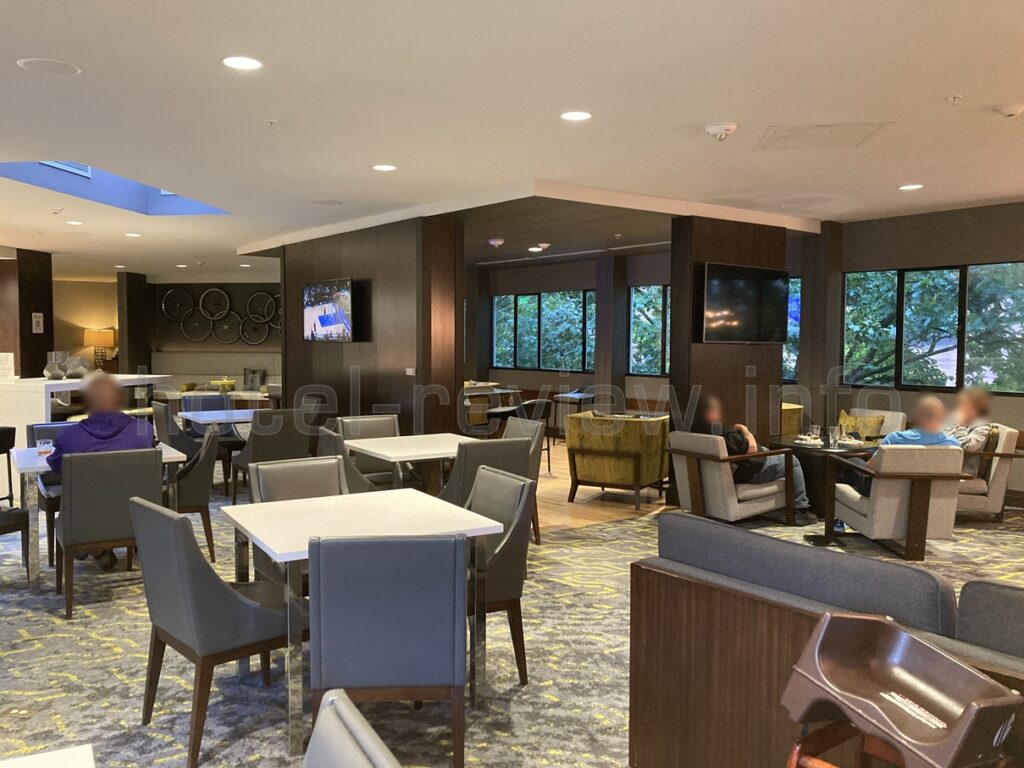 ポートランドマリオットウォーターフロントのラウンジ