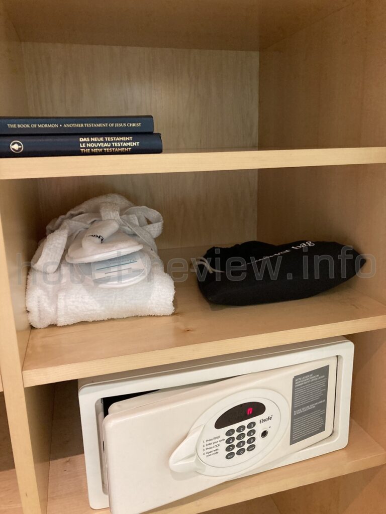 ルメリディアンハンブルグの客室クローゼット