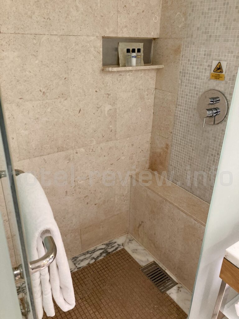 ホテルニューオータニ長富宮のシャワールーム