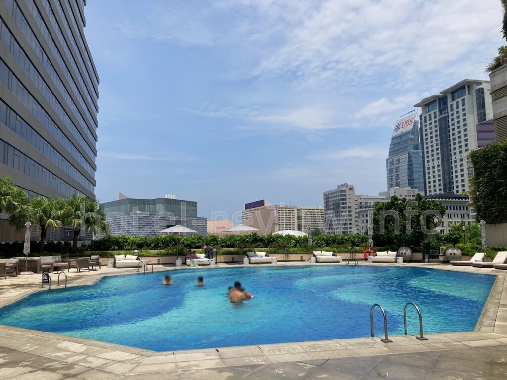 リージェント香港の屋外プール