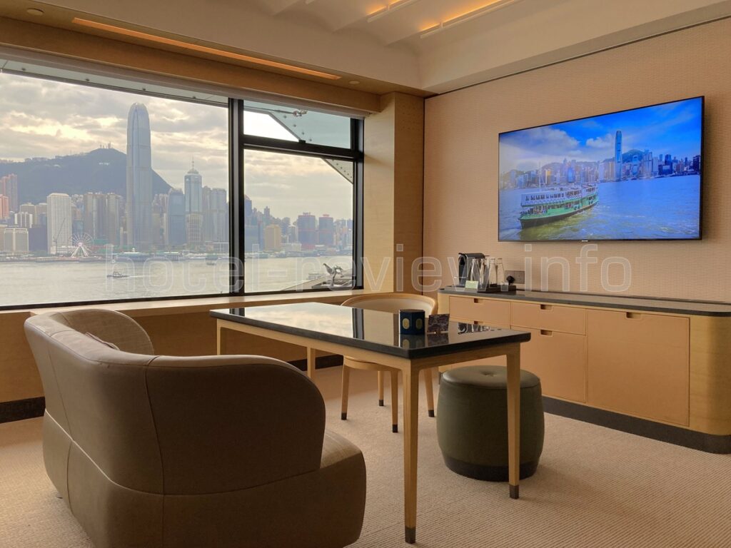 リージェント香港のベッドルームからの眺め