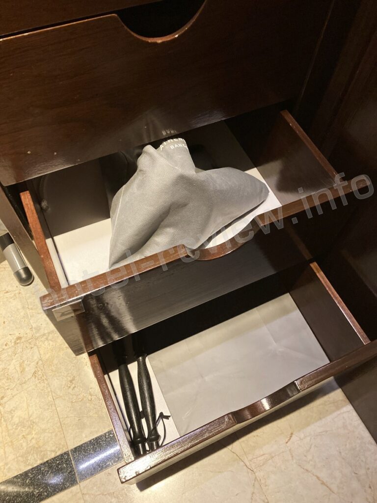 アテネホテルバンコクの客室クローゼット