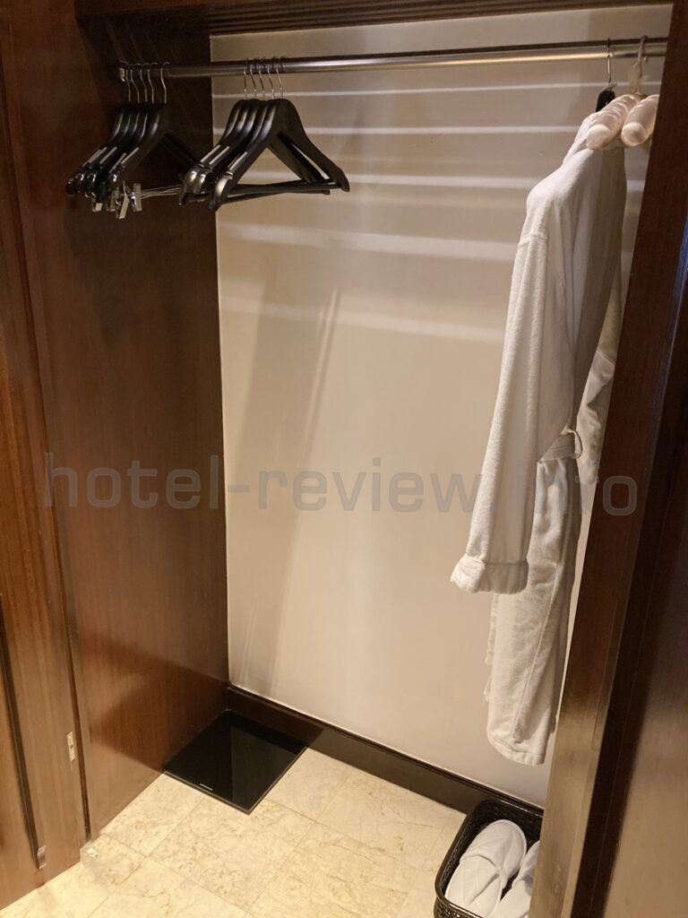 アテネホテルバンコクの客室クローゼット
