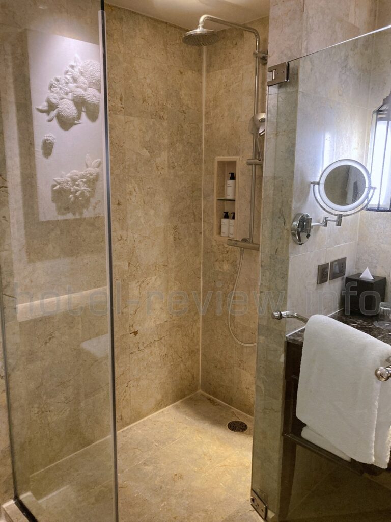 アテネホテルバンコクの客室シャワールーム