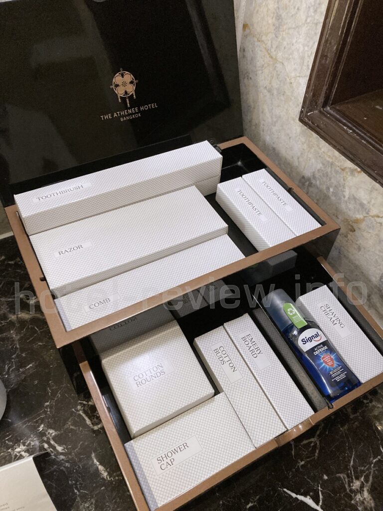 アテネホテルバンコクのバスアメニティ