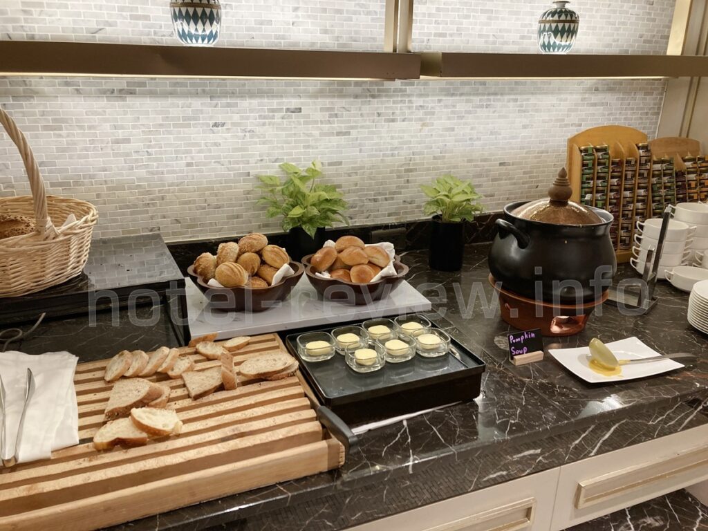 アテネホテルバンコクのラウンジ内部