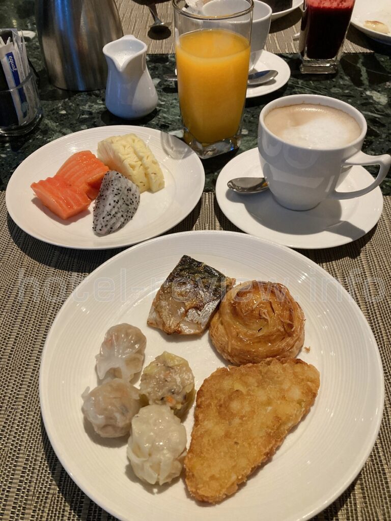 アテネホテルバンコクのレストランの朝食